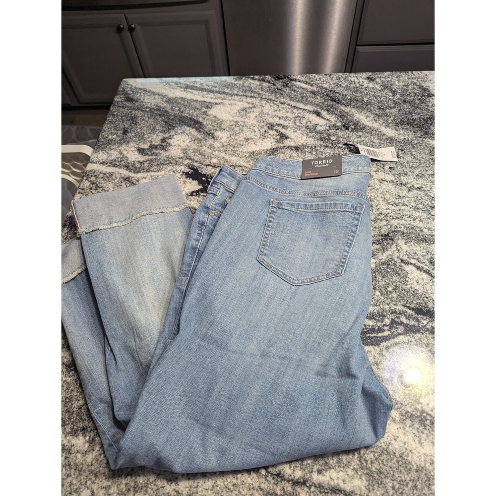 Torrid Crop Boyfriend Jeans Womens 18 Distressed Denim Blue Vintage Stretch